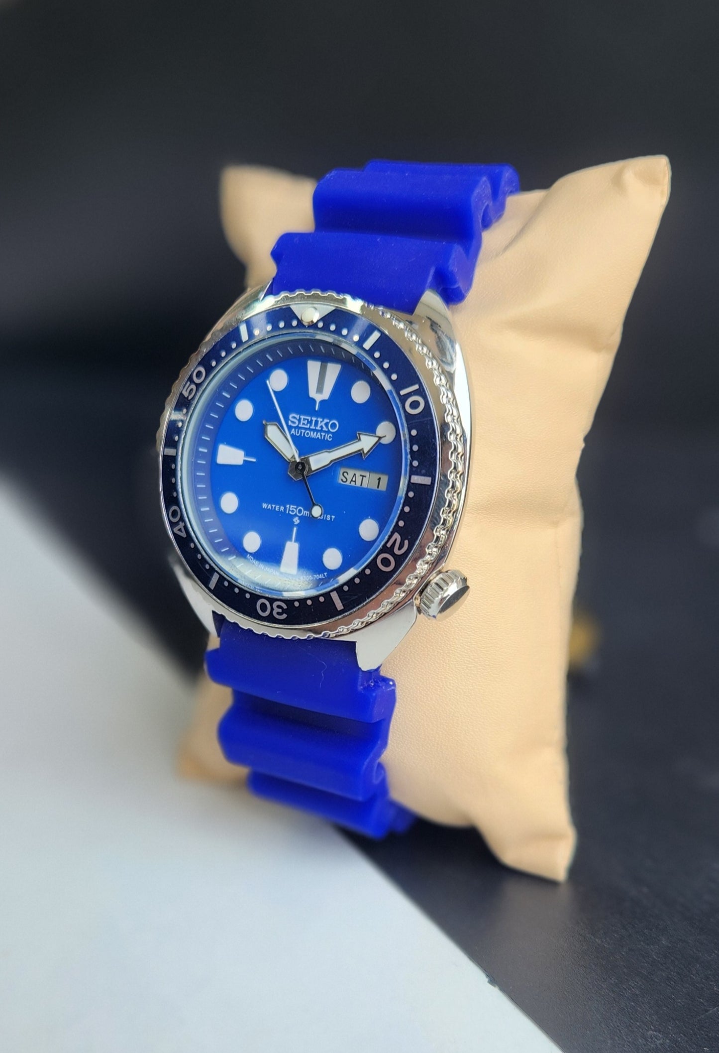 Vintage Seiko Turtle Automatic Blue Face Cal. 6309 Blue Silicone Strap Day-Date Men's Wrist Watch E57