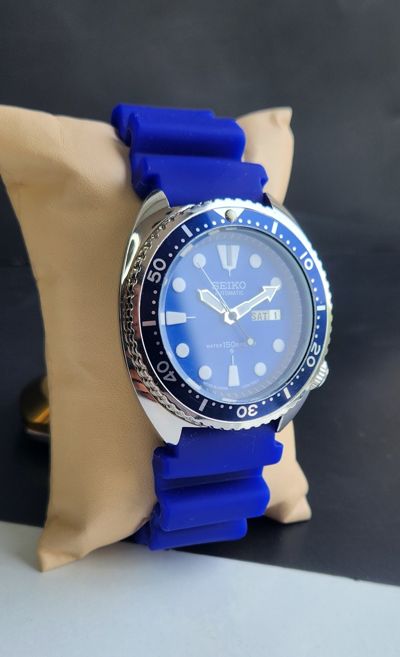 Vintage Seiko Turtle Automatic Blue Face Cal. 6309 Blue Silicone Strap Day-Date Men's Wrist Watch E57