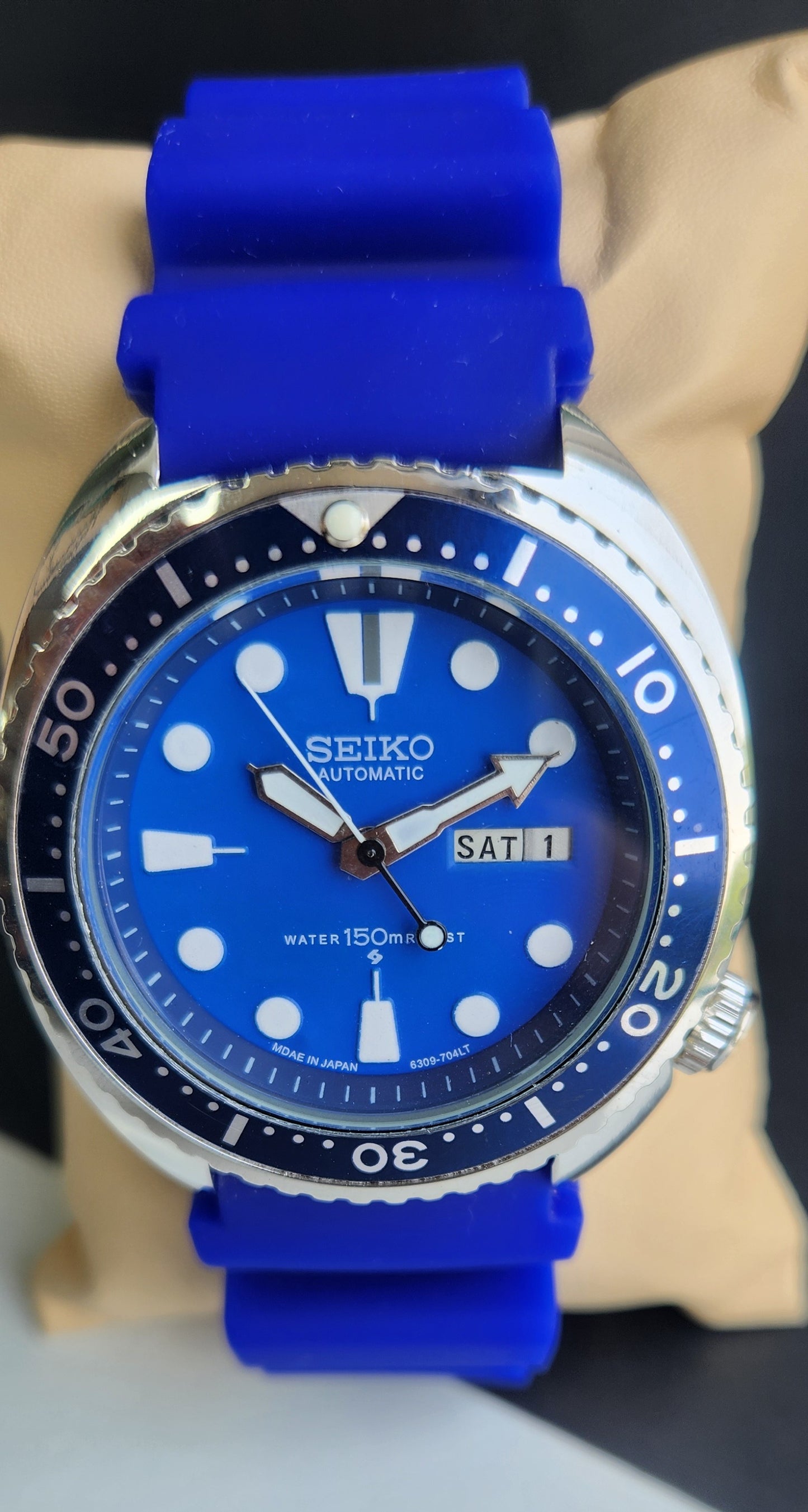 Vintage Seiko Turtle Automatic Blue Face Cal. 6309 Blue Silicone Strap Day-Date Men's Wrist Watch E57