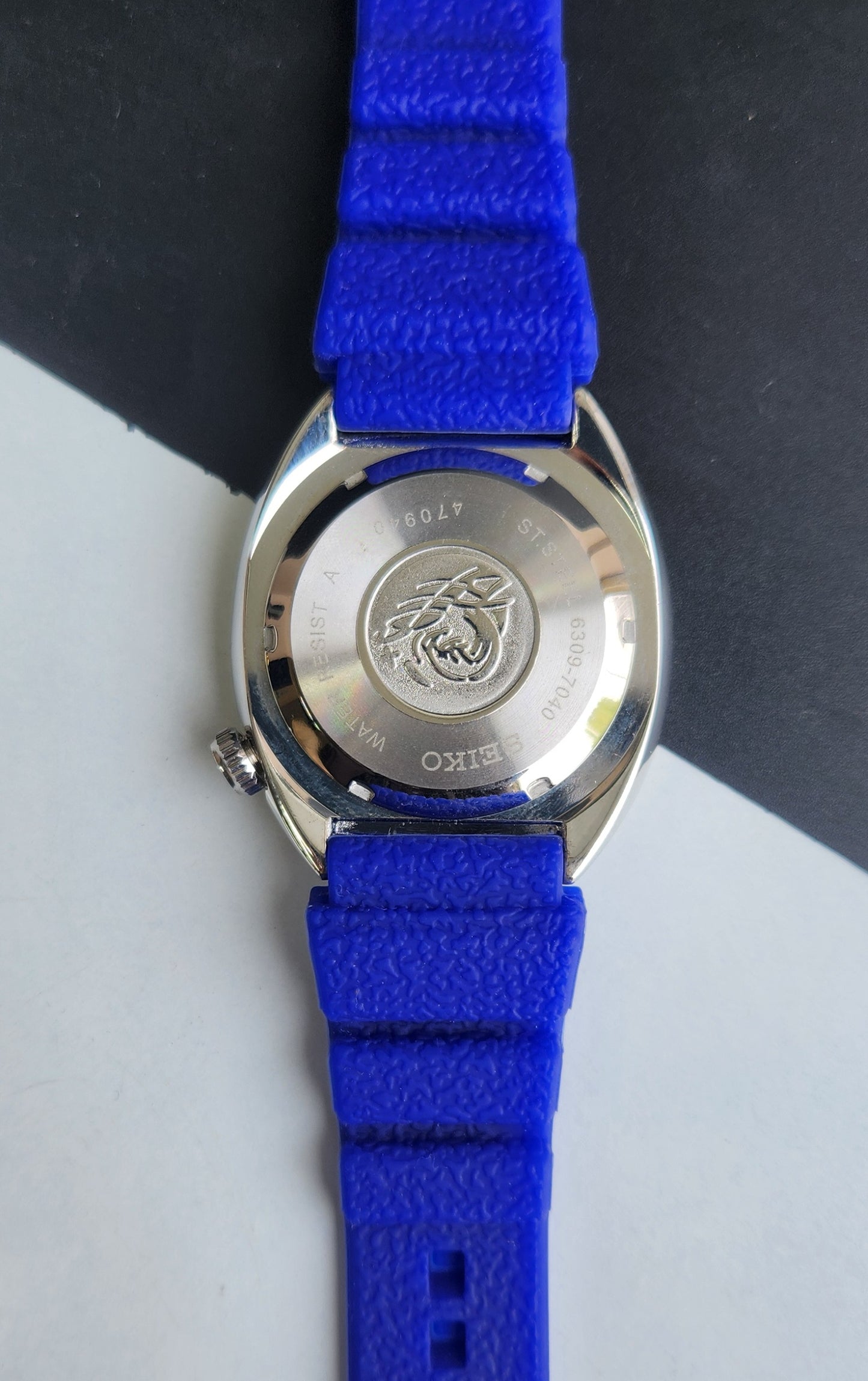 Vintage Seiko Turtle Automatic Blue Face Cal. 6309 Blue Silicone Strap Day-Date Men's Wrist Watch E57