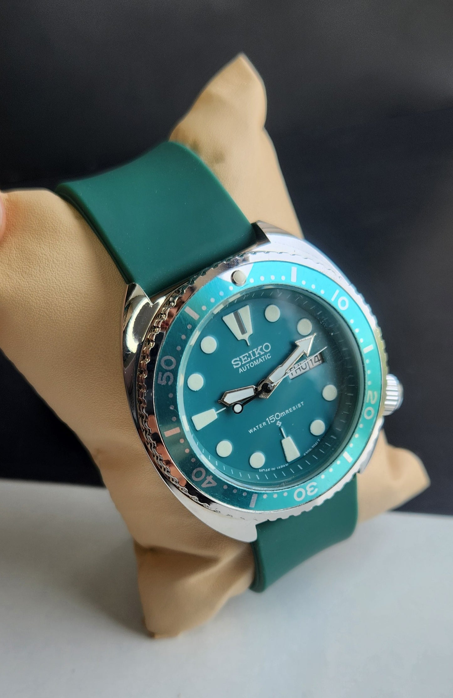 Vintage Seiko Turtle Automatic Sea Green Face Cal. 6309 Sea Green Silicone Strap Day-Date Men's Wrist Watch E58