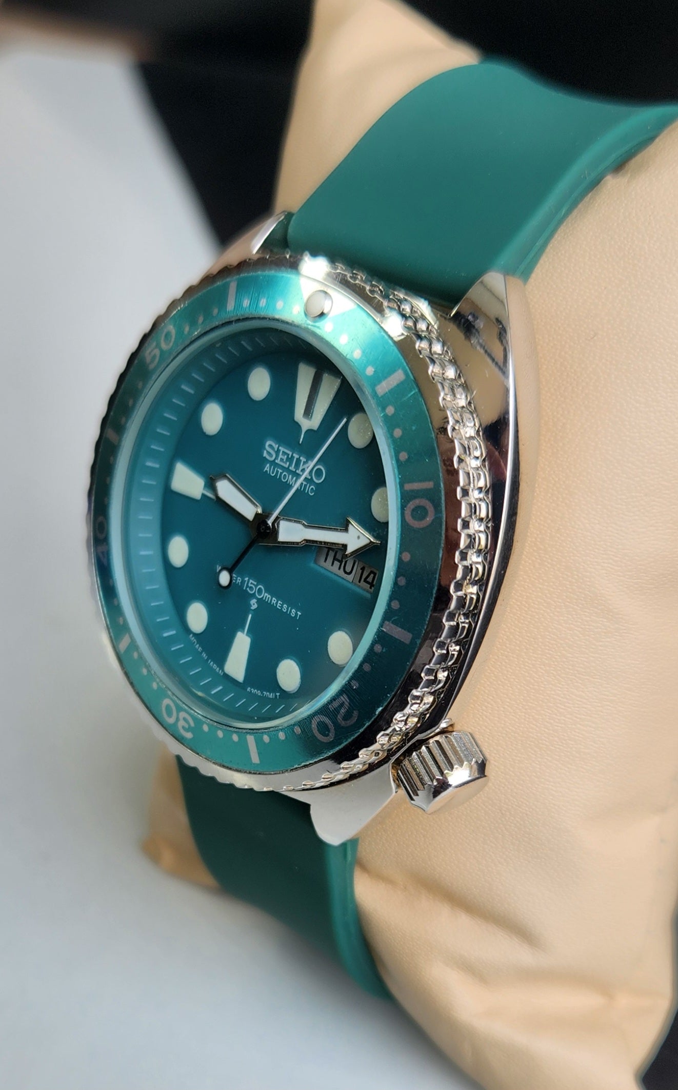 Vintage Seiko Turtle Automatic Sea Green Face Cal. 6309 Sea Green Silicone Strap Day-Date Men's Wrist Watch E58