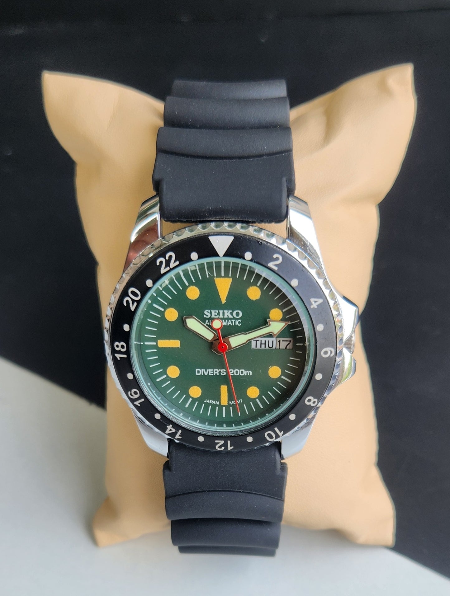 Vintage Seiko Diver Automatic Cal. 6309 17 Jewels Green Face Black Silicone Strap Rotating Bezel Men's Wrist Watch E62