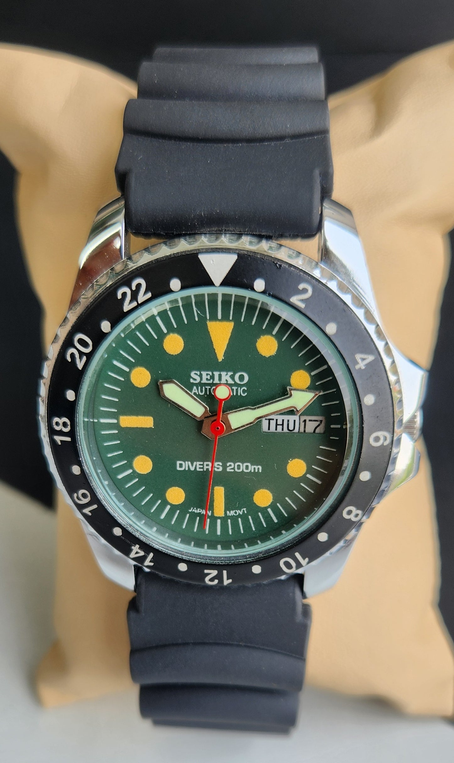 Vintage Seiko Diver Automatic Cal. 6309 17 Jewels Green Face Black Silicone Strap Rotating Bezel Men's Wrist Watch E62