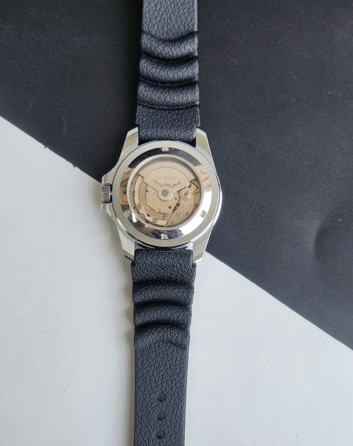 Vintage Seiko Diver Automatic Cal. 6309 17 Jewels Green Face Black Silicone Strap Rotating Bezel Men's Wrist Watch E62