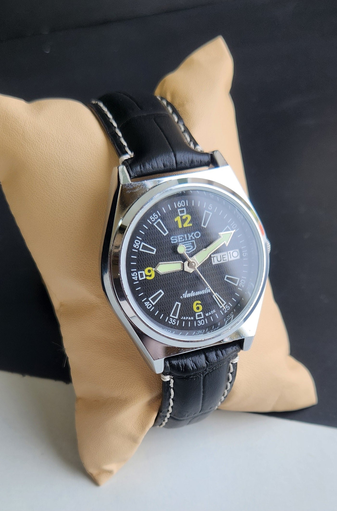 Vintage Mod Seiko 5 Automatic 6309A 17 Jewels Japan Men's Day-Date Black Face Wrist Watch E70