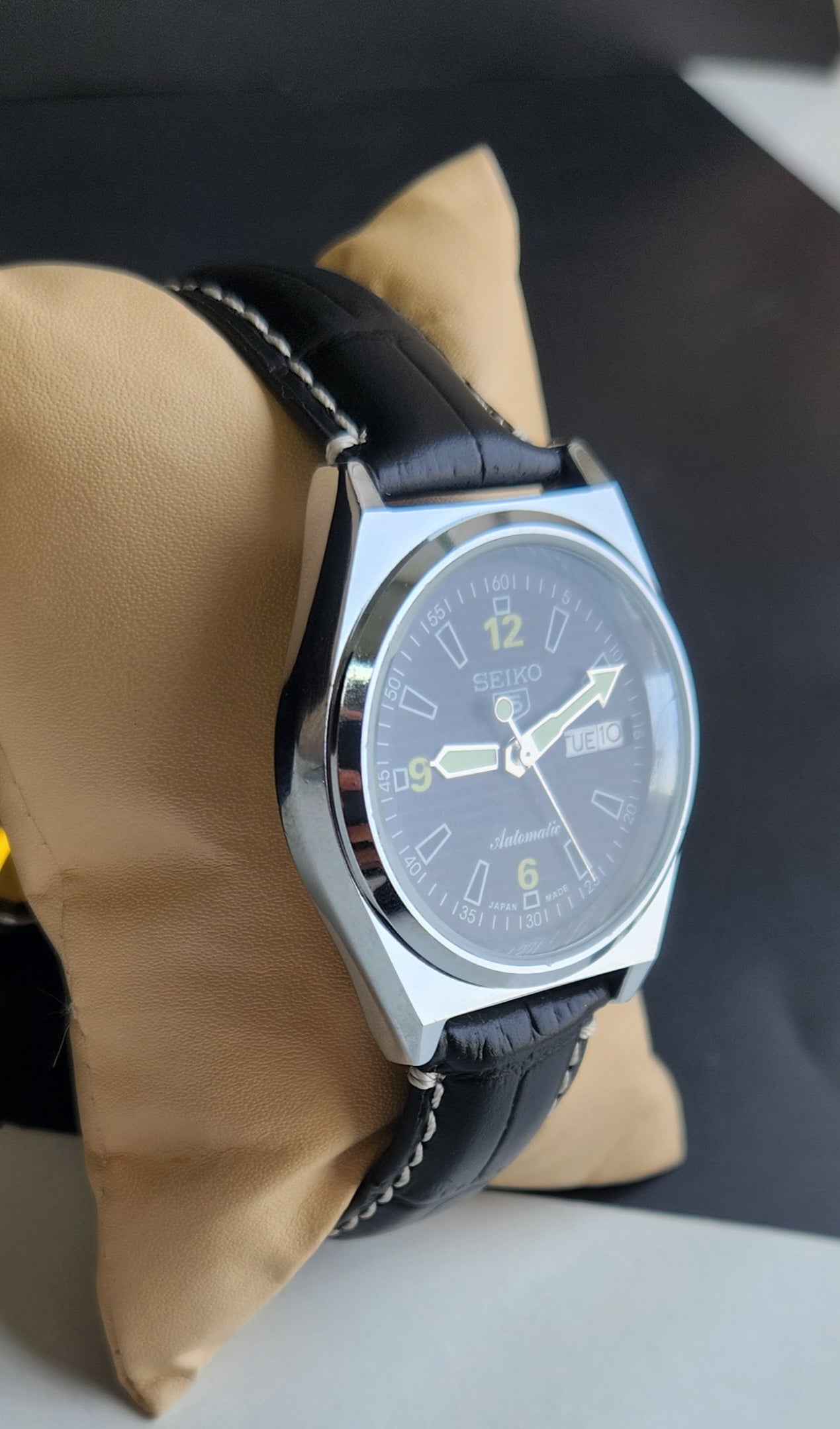 Vintage Mod Seiko 5 Automatic 6309A 17 Jewels Japan Men's Day-Date Black Face Wrist Watch E70