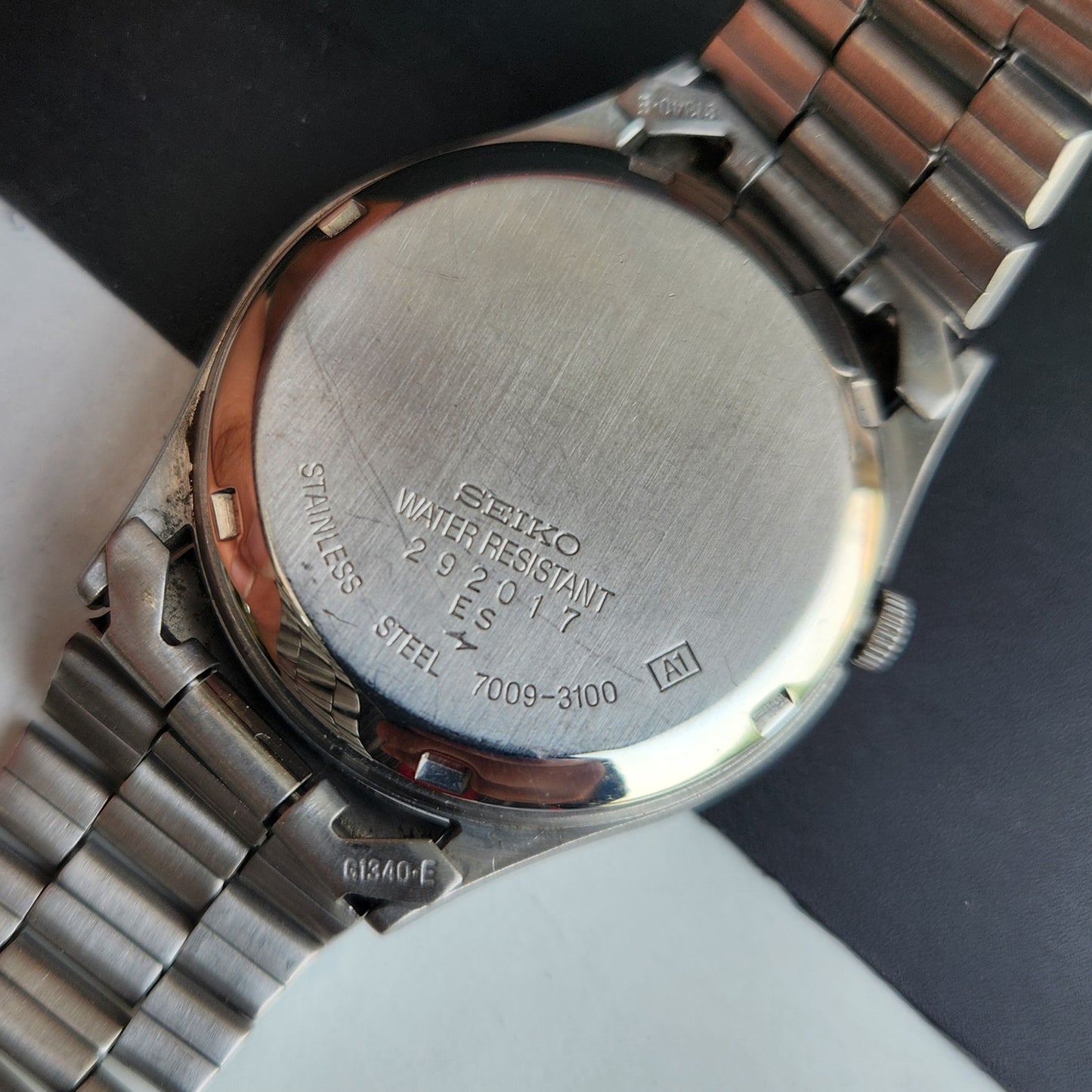 Vintage 1982 Original Seiko 5 Automatic 7009-3100 White Face 17 Jewels Day-Date Japanese Men's Wrist Watch EG01