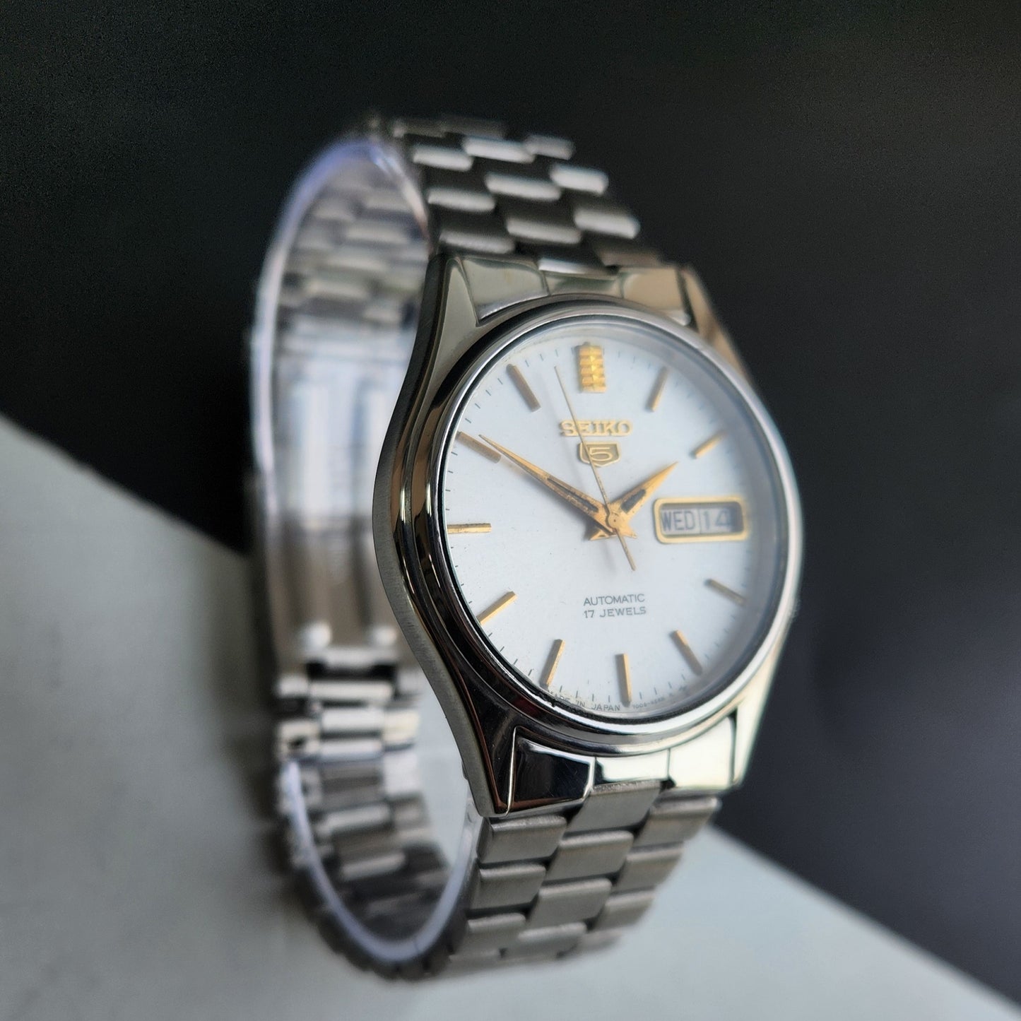 Vintage 1982 Original Seiko 5 Automatic 7009-3100 White Face 17 Jewels Day-Date Japanese Men's Wrist Watch EG01