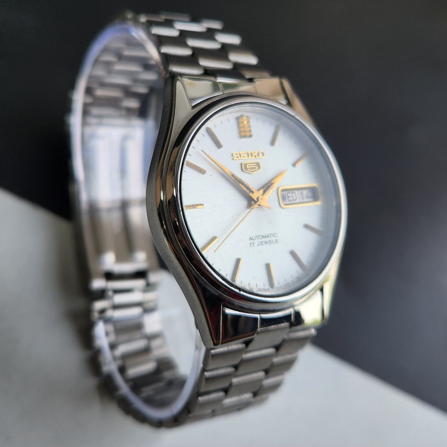 Vintage 1982 Original Seiko 5 Automatic 7009-3100 White Face 17 Jewels Day-Date Japanese Men's Wrist Watch EG01