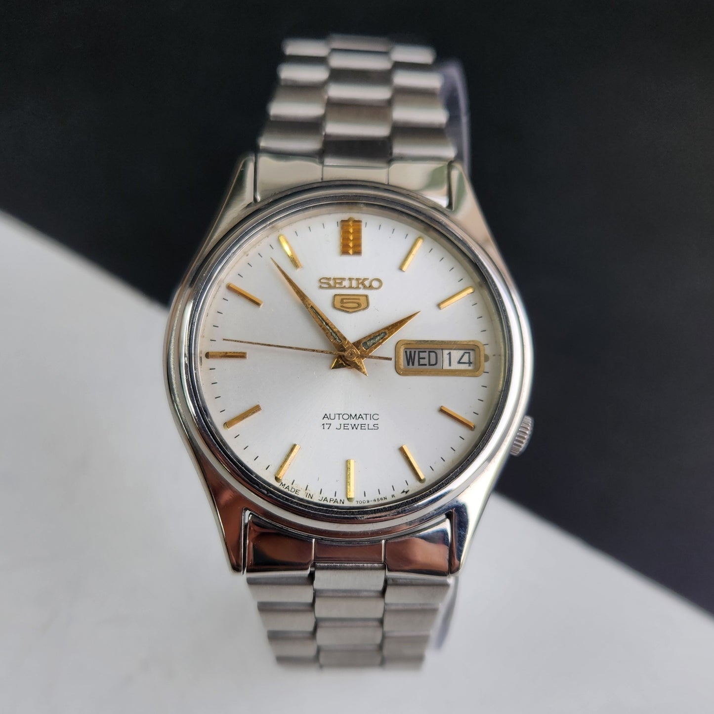Vintage 1982 Original Seiko 5 Automatic 7009-3100 White Face 17 Jewels Day-Date Japanese Men's Wrist Watch EG01