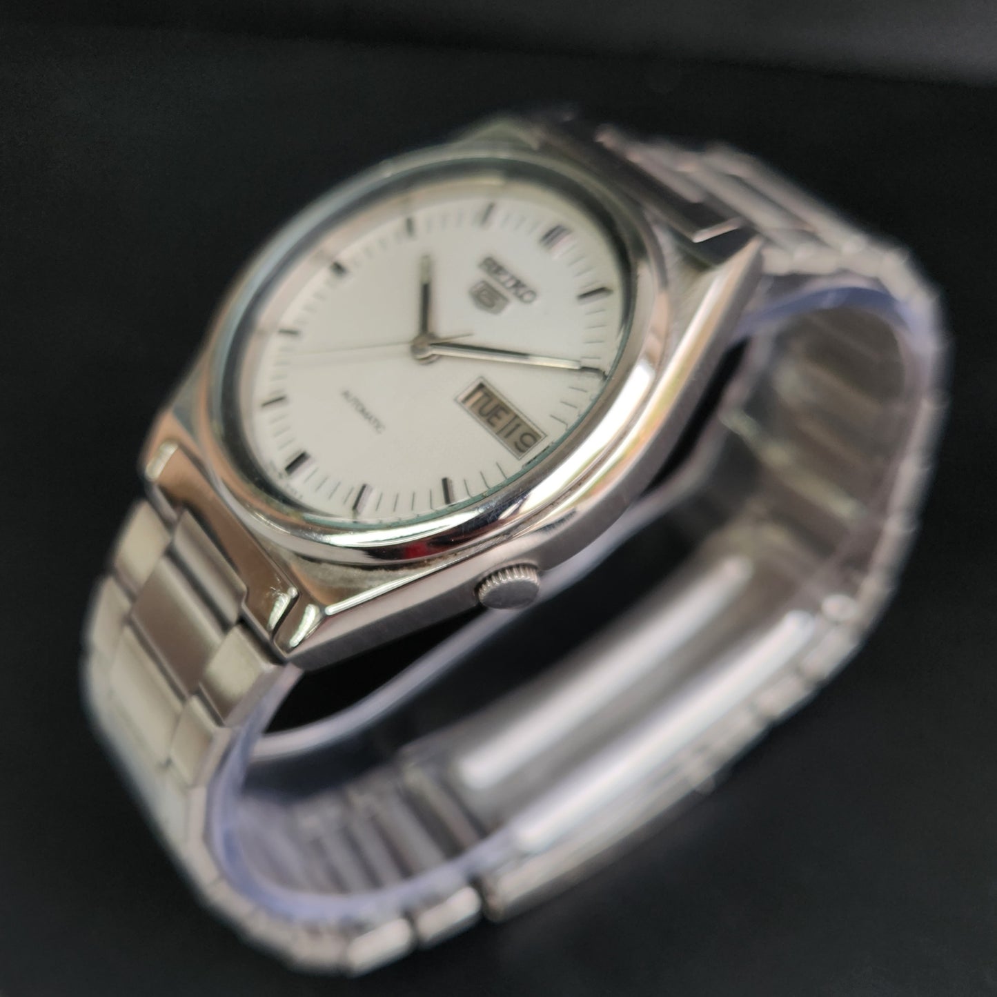 Vintage 1977 Original Seiko 5 Automatic 7009-3070 White Face 17 Jewels Day-Date Japanese Men's Wrist Watch EG02