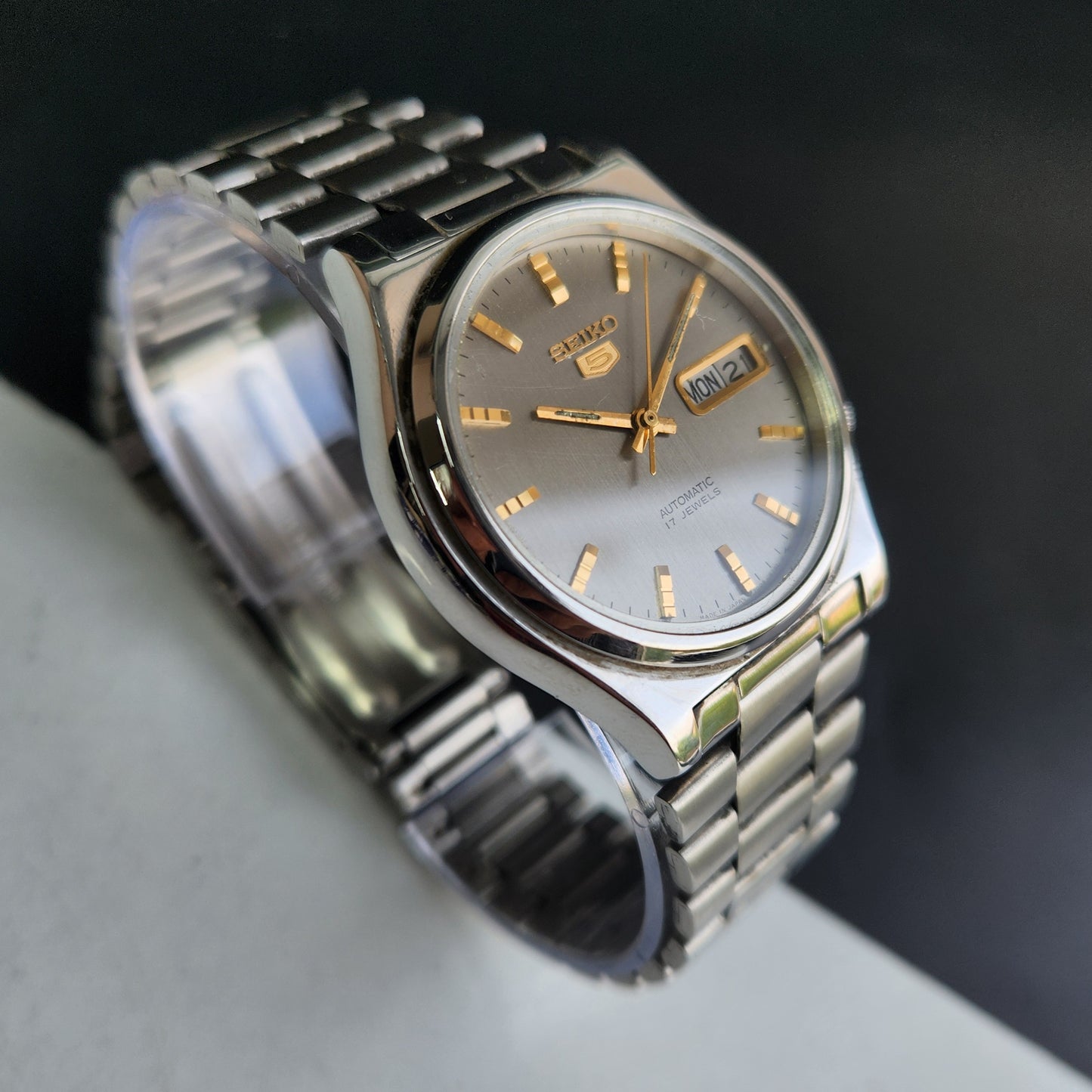 Vintage 1985 Original Seiko 5 Automatic 7009-3171 Gray Face 17 Jewels Day-Date Japanese Men's Wrist Watch EG04