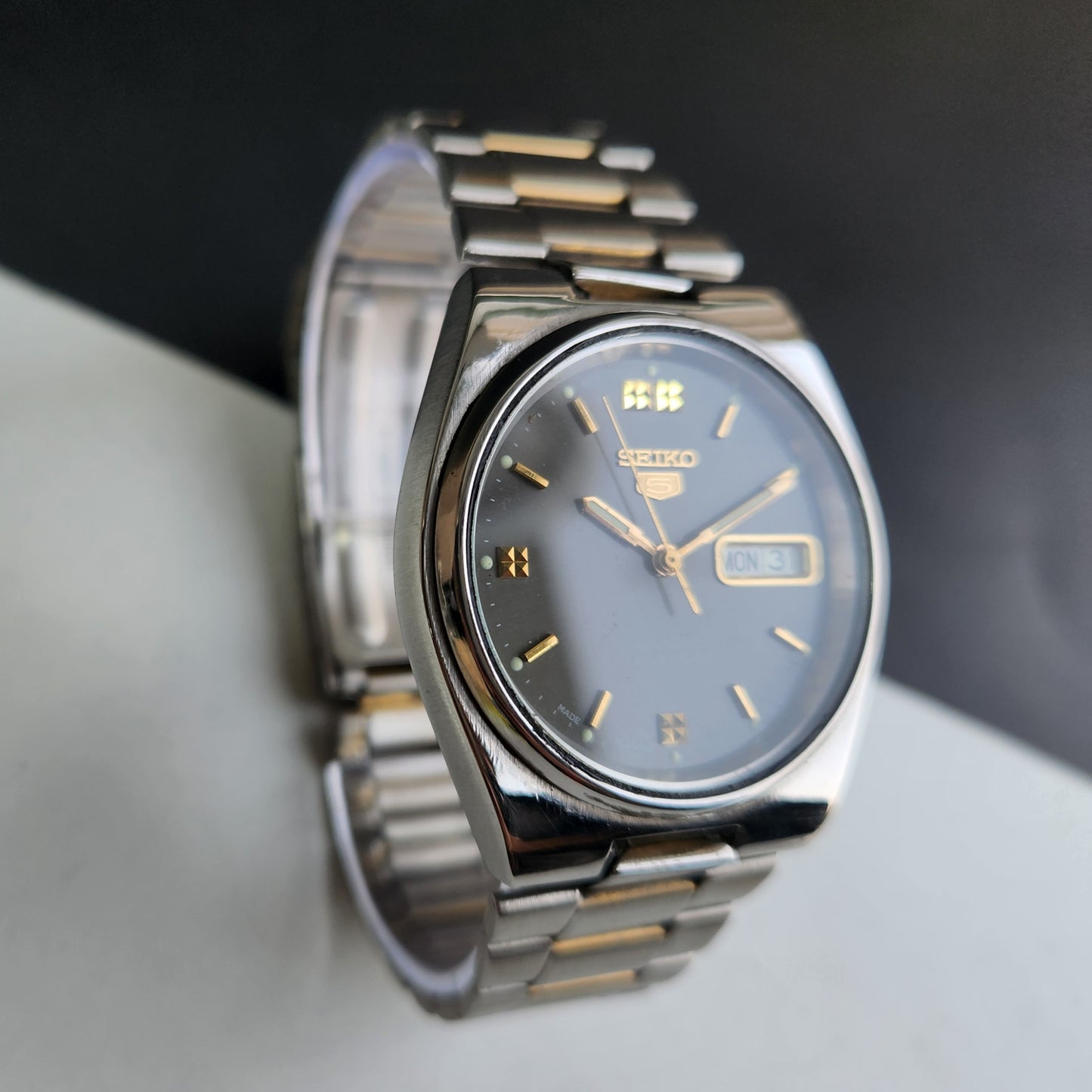 Vintage 1999 Original Seiko 5 Automatic 7S26-3100 Gray Face 21 Jewels Day-Date Japanese Men's Wrist Watch EG10