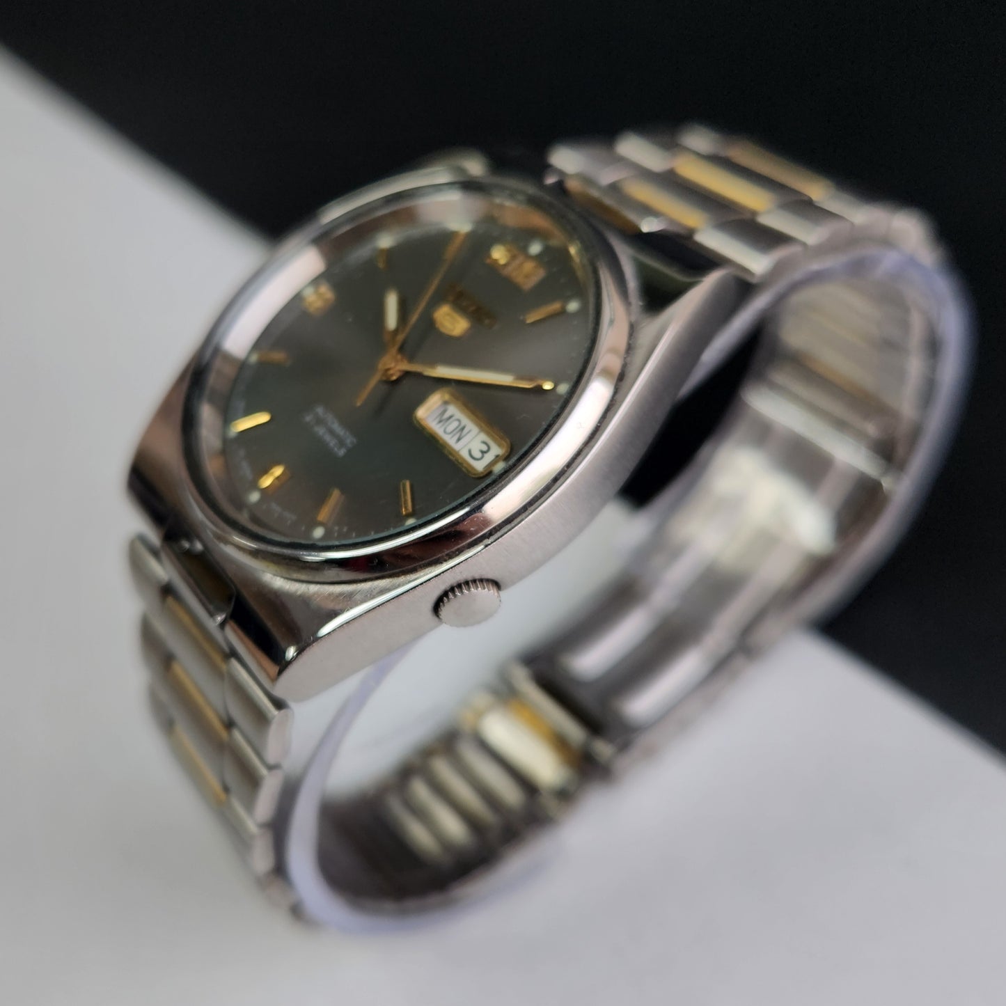 Vintage 1999 Original Seiko 5 Automatic 7S26-3100 Gray Face 21 Jewels Day-Date Japanese Men's Wrist Watch EG10