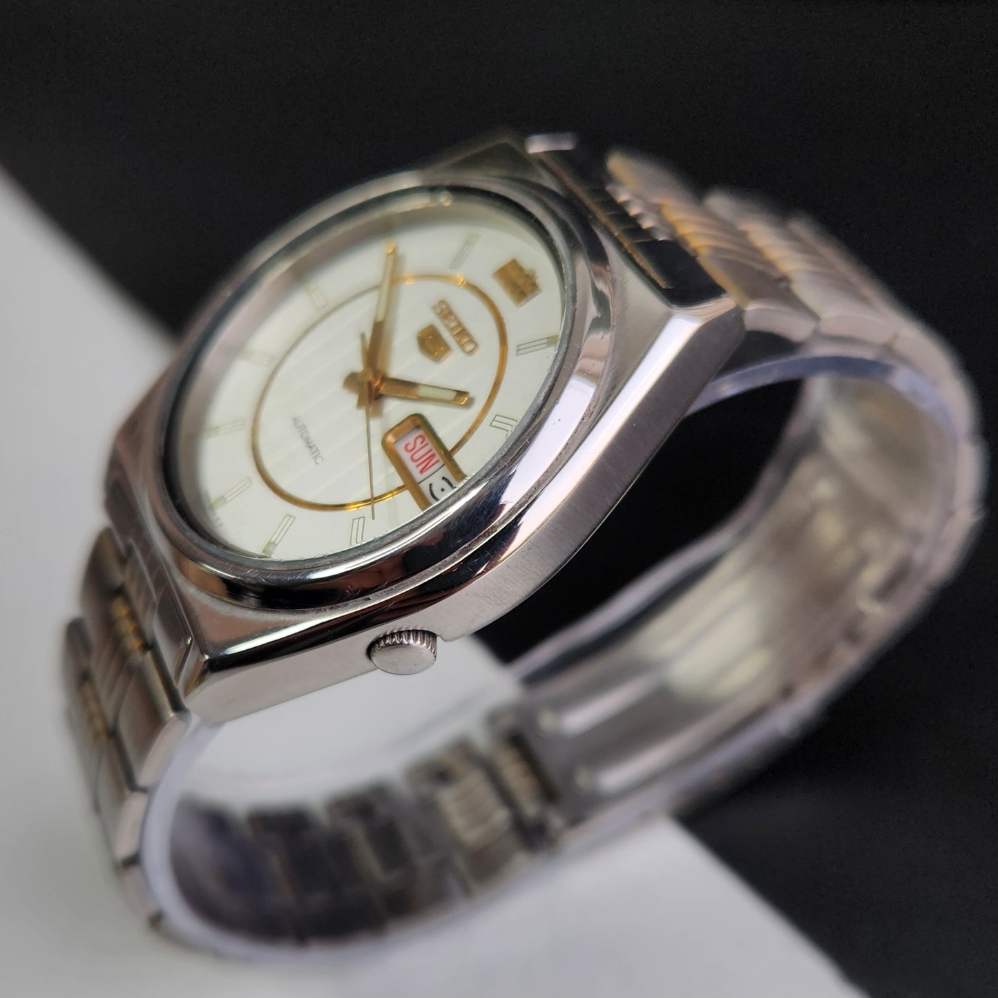 Vintage 1999 Original Seiko 5 Automatic 7S26-8760 White Face 21 Jewels Day-Date Japanese Men's Wrist Watch EG12