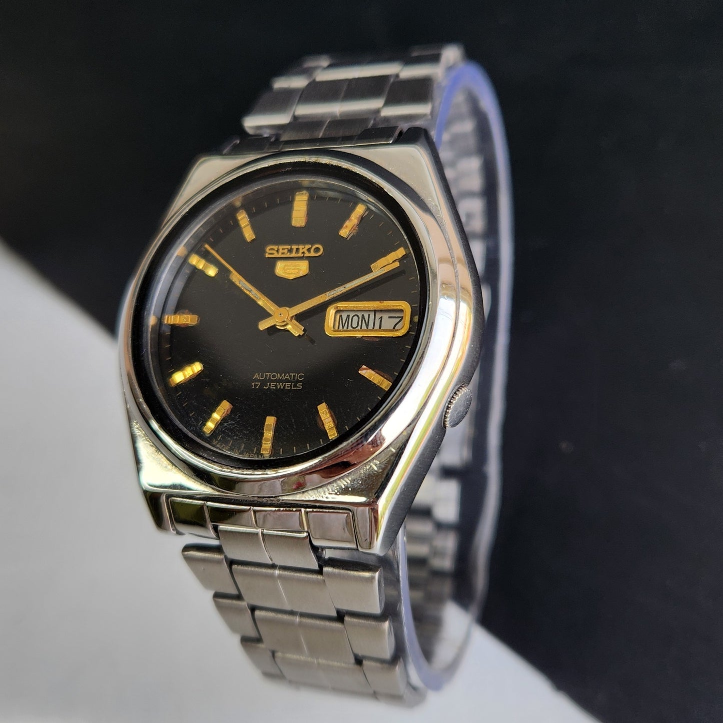 Vintage 1976 Original Seiko 5 Automatic 7009-3040 Black Face 17 Jewels Day-Date Japanese Men's Wrist Watch EG16