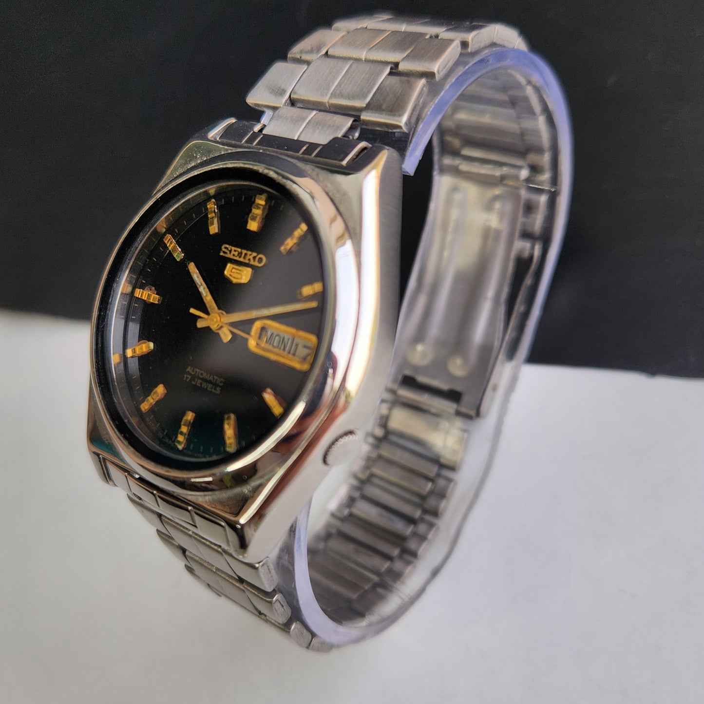Vintage 1976 Original Seiko 5 Automatic 7009-3040 Black Face 17 Jewels Day-Date Japanese Men's Wrist Watch EG16