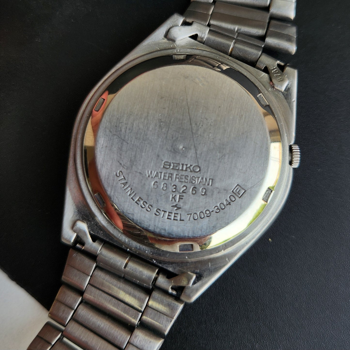 Vintage 1976 Original Seiko 5 Automatic 7009-3040 Black Face 17 Jewels Day-Date Japanese Men's Wrist Watch EG16