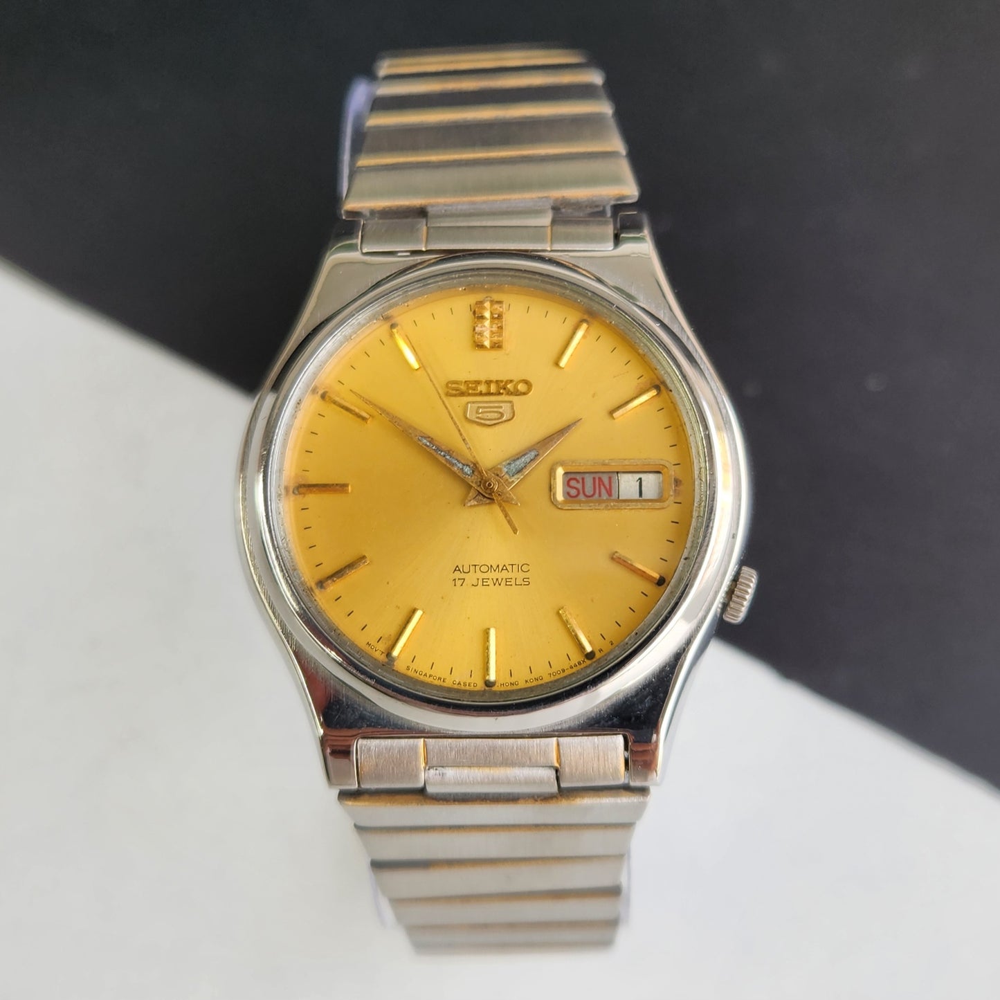 Vintage 1976 Original Seiko 5 Automatic 7009-5821 Golden Face 17 Jewels Day-Date Japanese Men's Wrist Watch EG18