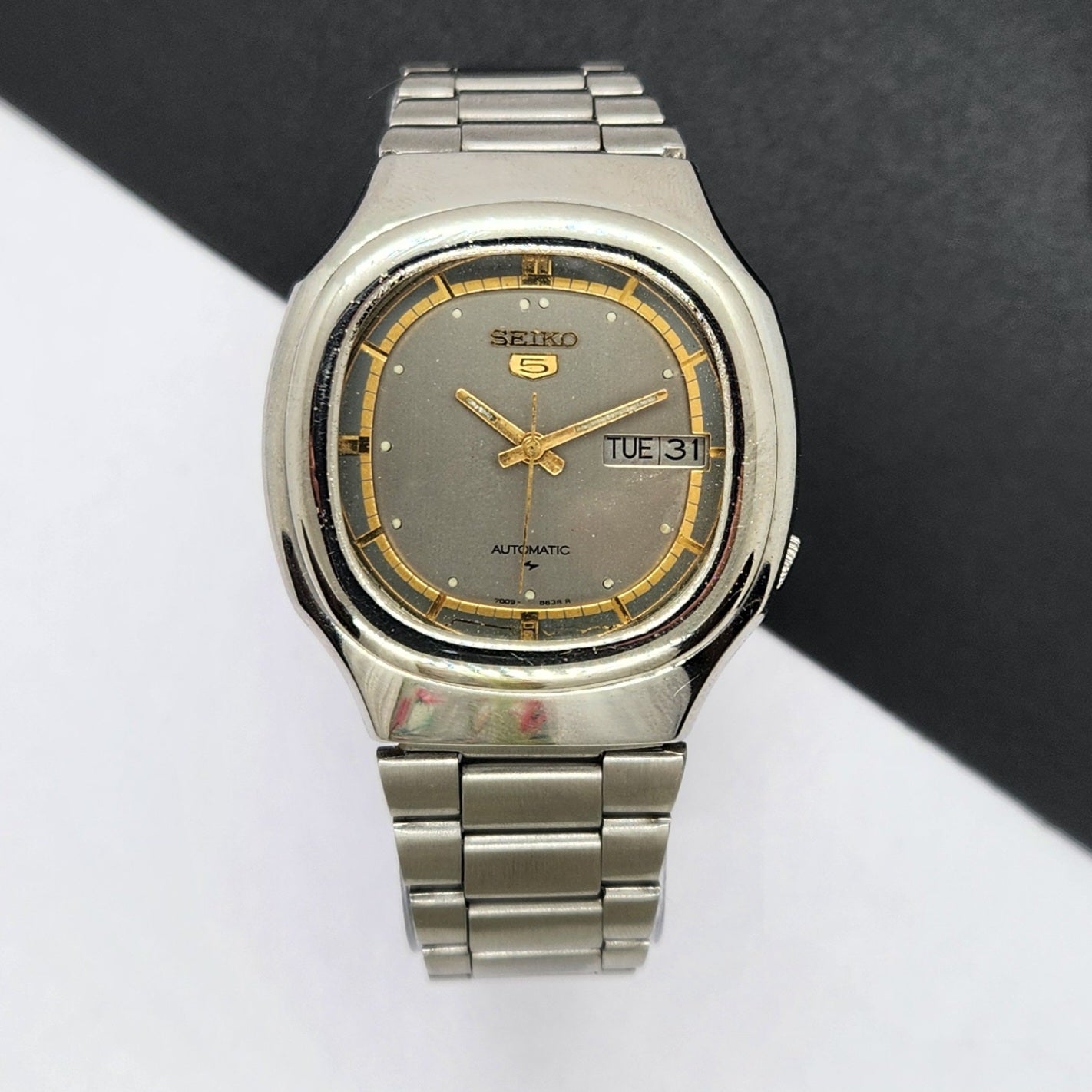 Vintage 1982 Original Seiko 5 Automatic 7009-5130 Gray Face 17 Jewels Day-Date Japanese Men's Wrist Watch EG20