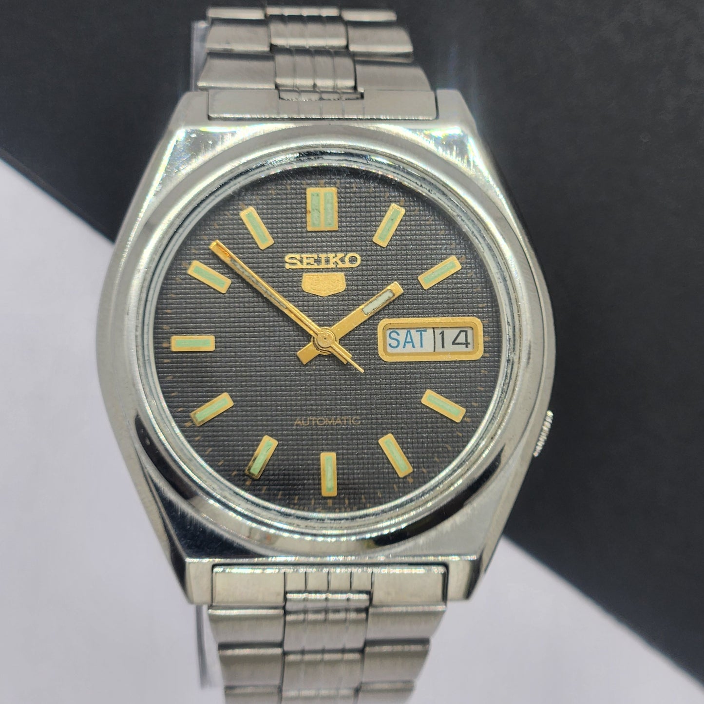 Vintage 1977 Original Seiko 5 Automatic 7009-8761 Black Face 17 Jewels Day-Date Japanese Men's Wrist Watch EG21