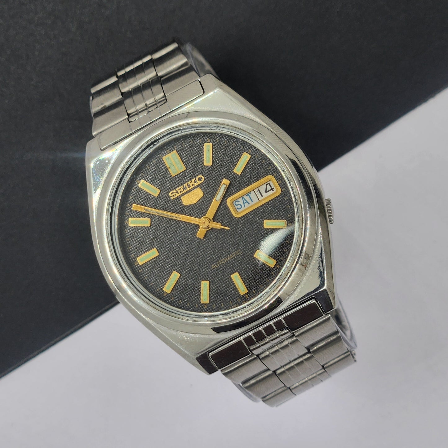 Vintage 1977 Original Seiko 5 Automatic 7009-8761 Black Face 17 Jewels Day-Date Japanese Men's Wrist Watch EG21
