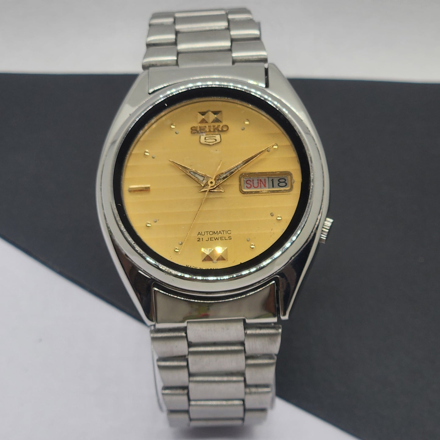Vintage 1969 Original Seiko 5 Automatic 7019-8180 Golden Face 21 Jewels Day-Date Japanese Men's Wrist Watch EG22