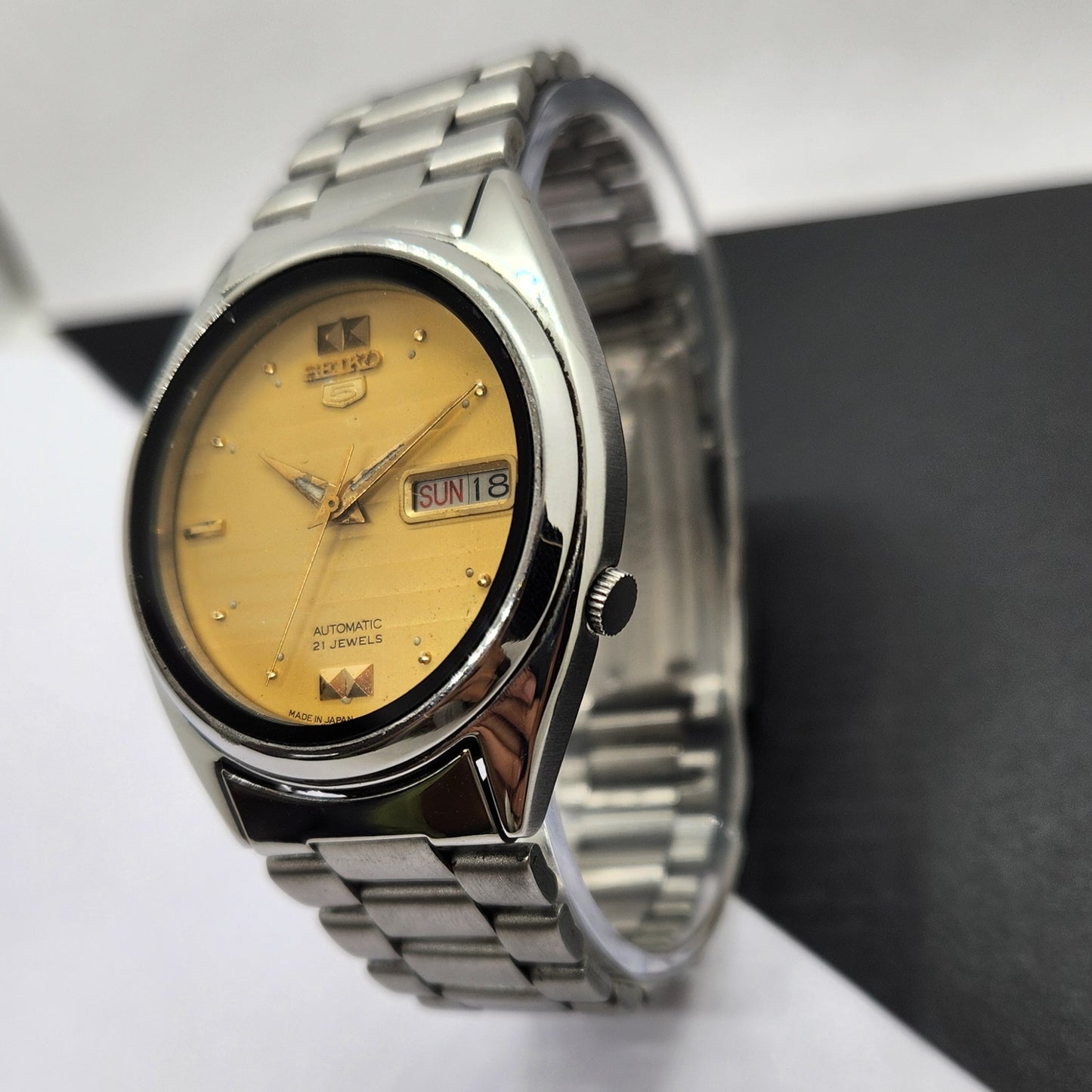 Vintage 1969 Original Seiko 5 Automatic 7019-8180 Golden Face 21 Jewels Day-Date Japanese Men's Wrist Watch EG22