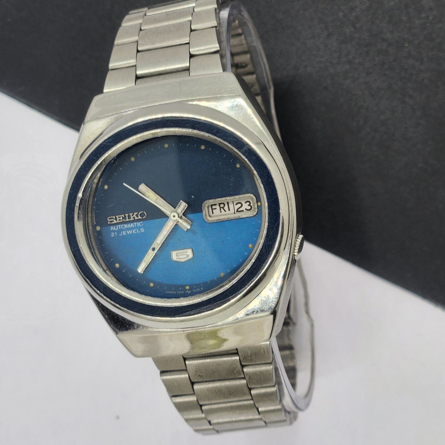 Vintage 1974 Original Seiko 5 Automatic 7019-7340 Blue Face 21 Jewels Day-Date Japanese Men's Wrist Watch EG23