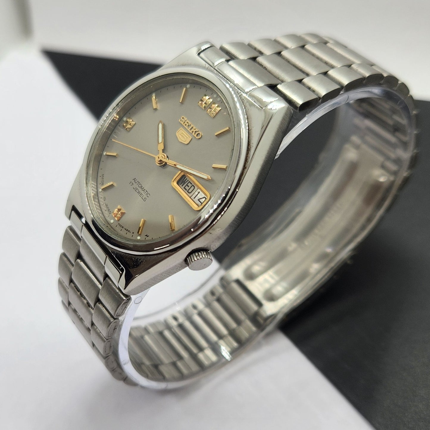 Vintage 1984 Original Seiko 5 Automatic 7009-3020 Gray Face 17 Jewels Day-Date Japanese Men's Wrist Watch EG26