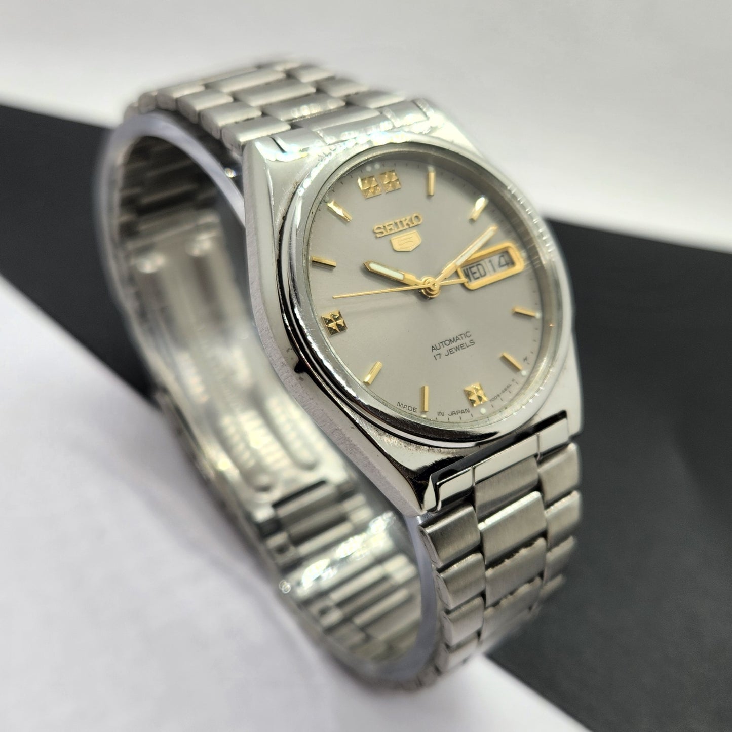 Vintage 1984 Original Seiko 5 Automatic 7009-3020 Gray Face 17 Jewels Day-Date Japanese Men's Wrist Watch EG26
