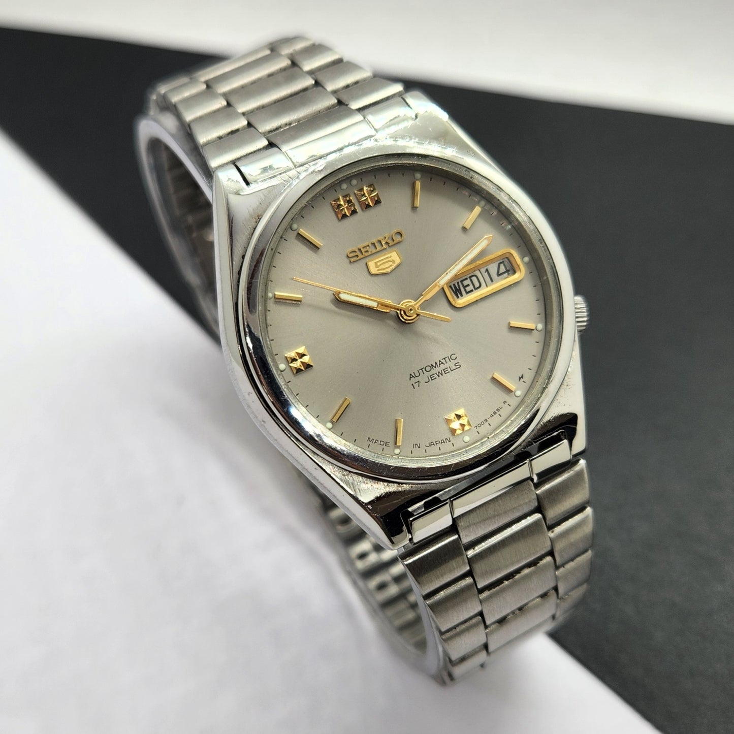 Vintage 1984 Original Seiko 5 Automatic 7009-3020 Gray Face 17 Jewels Day-Date Japanese Men's Wrist Watch EG26