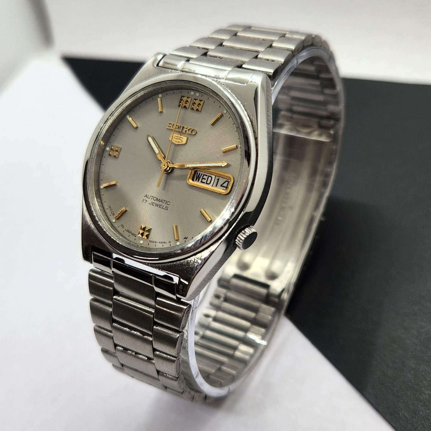 Vintage 1984 Original Seiko 5 Automatic 7009-3020 Gray Face 17 Jewels Day-Date Japanese Men's Wrist Watch EG26