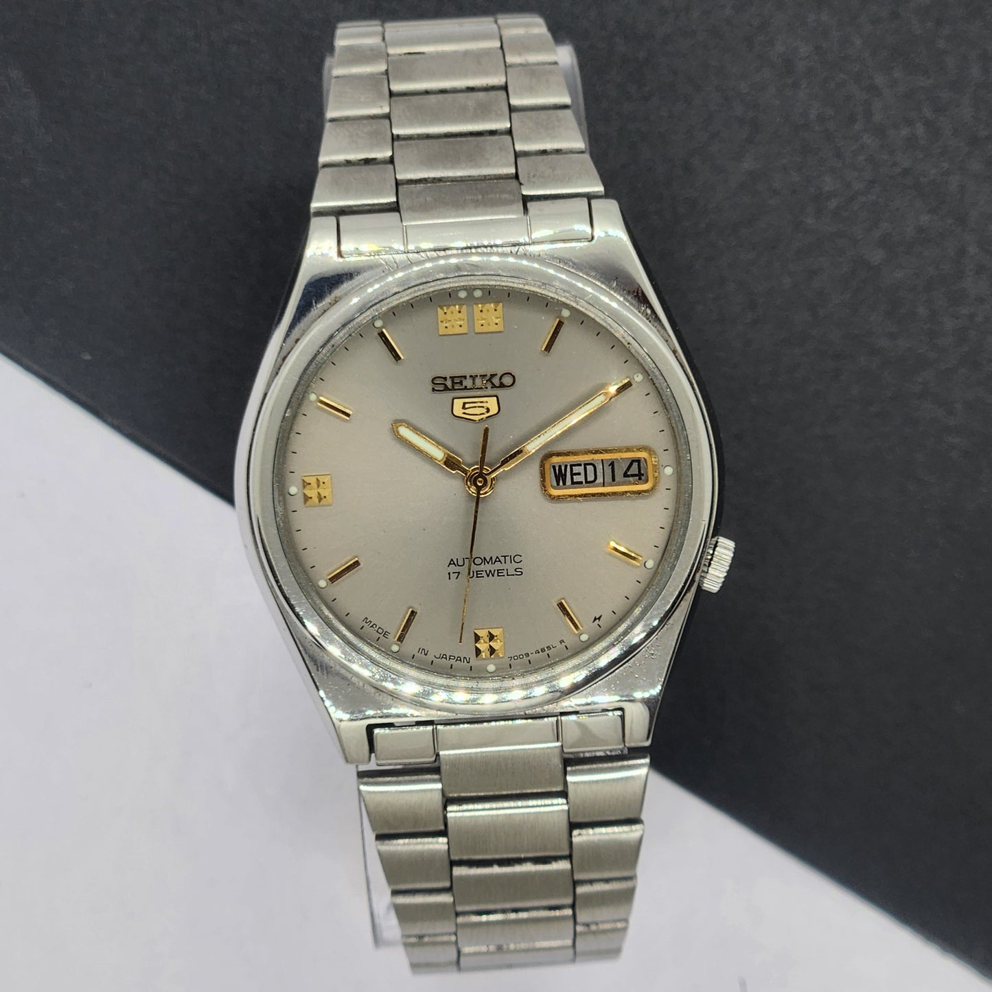 Vintage 1984 Original Seiko 5 Automatic 7009-3020 Gray Face 17 Jewels Day-Date Japanese Men's Wrist Watch EG26