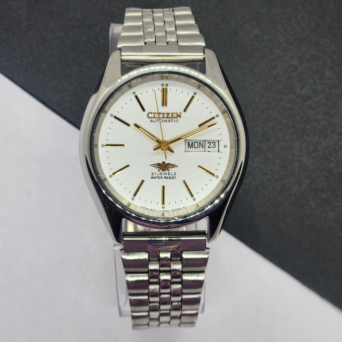 Vintage 1989 Original Citizen Automatic Cal. 8200 White Face 21 Jewels Day-Date Japanese Men's Wrist Watch EG29