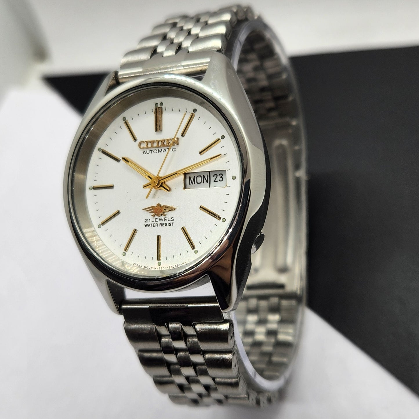 Vintage 1989 Original Citizen Automatic Cal. 8200 White Face 21 Jewels Day-Date Japanese Men's Wrist Watch EG29