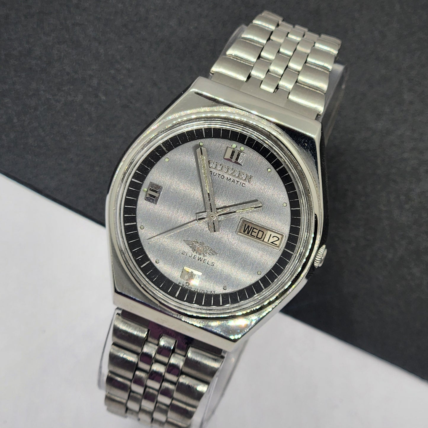 Vintage 1977 Original Citizen Automatic Cal. 8200 Gray Face 21 Jewels Day-Date Japanese Men's Wrist Watch EG30
