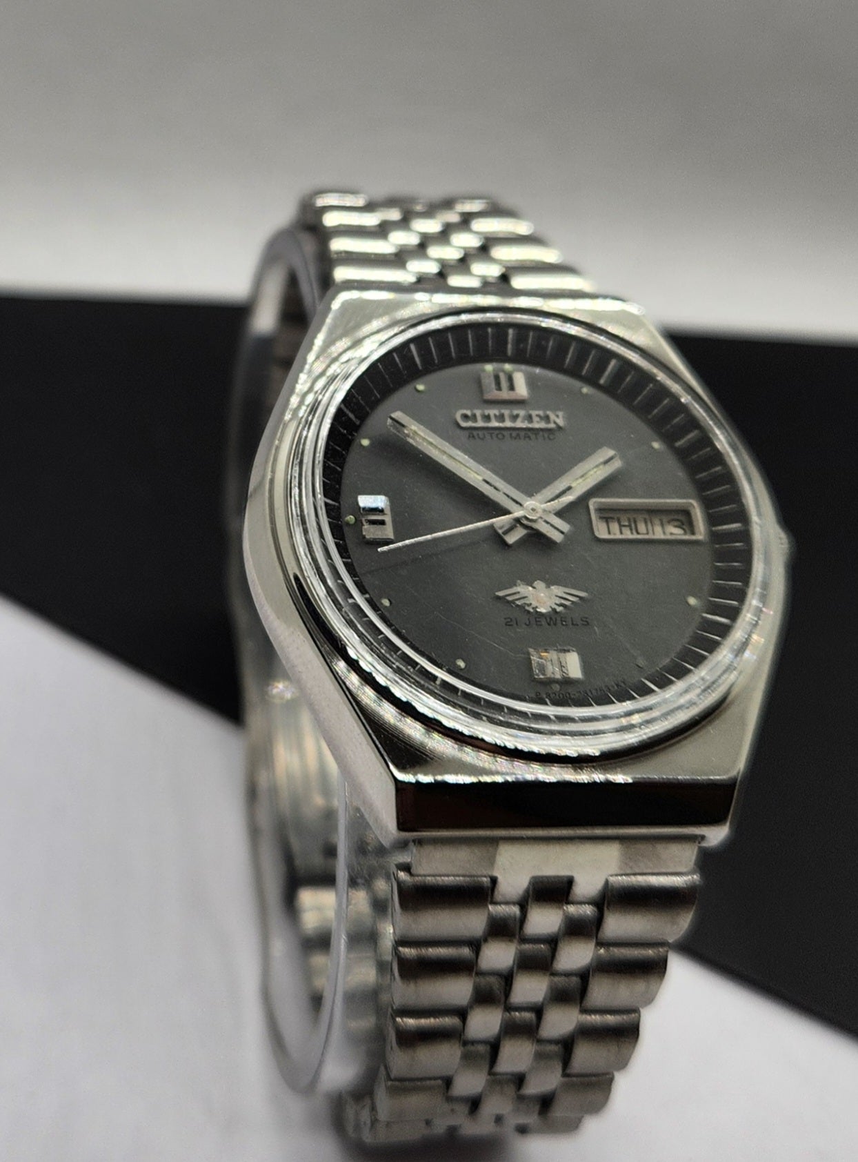 Vintage 1977 Original Citizen Automatic Cal. 8200 Gray Face 21 Jewels Day-Date Japanese Men's Wrist Watch EG30