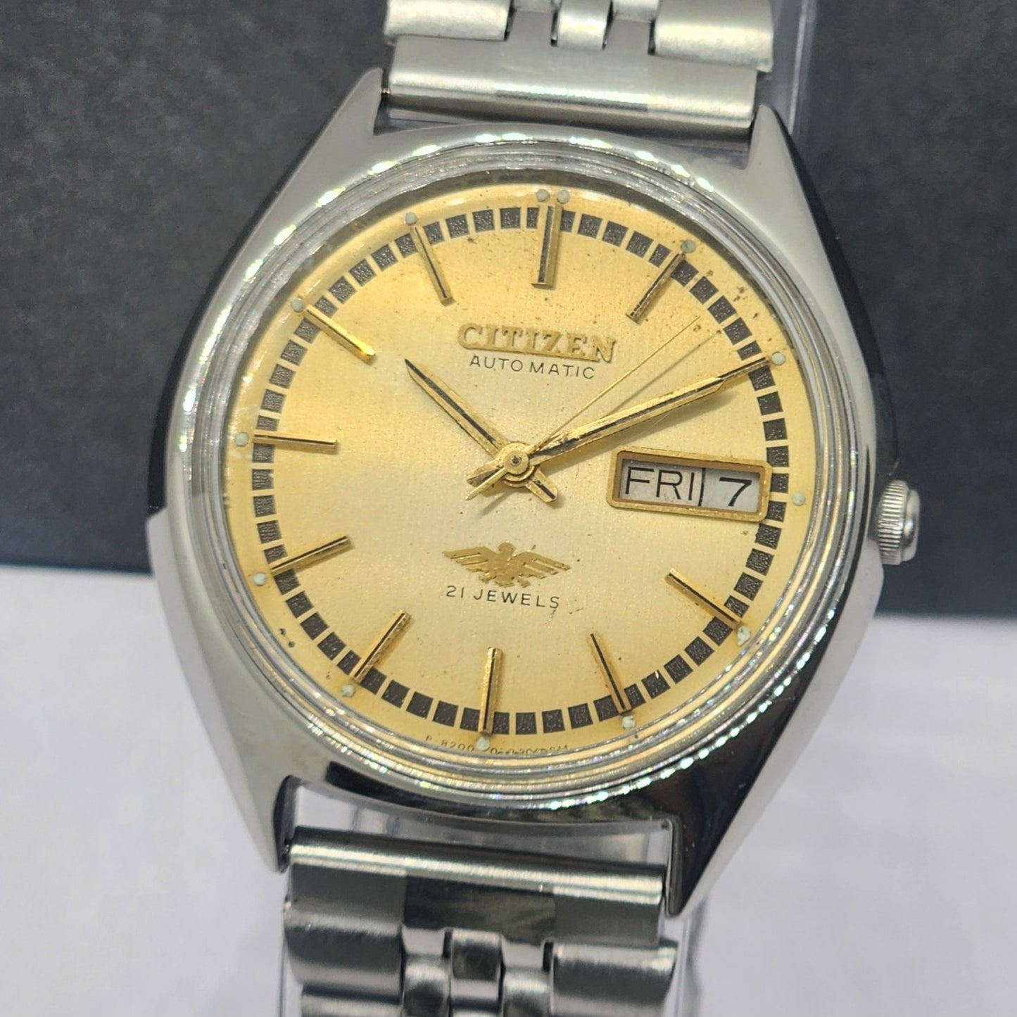 Vintage 1991 Original Citizen Automatic Cal. 8200 Golden Face 21 Jewels Day-Date Japanese Men's Wrist Watch EG34