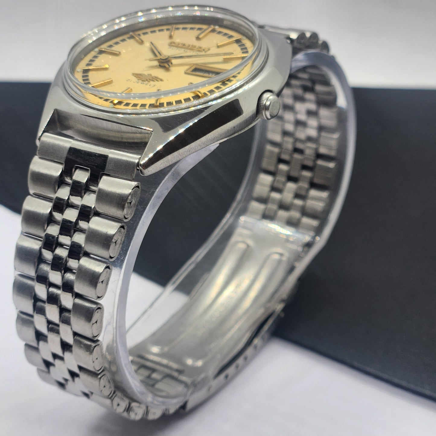 Vintage 1991 Original Citizen Automatic Cal. 8200 Golden Face 21 Jewels Day-Date Japanese Men's Wrist Watch EG34