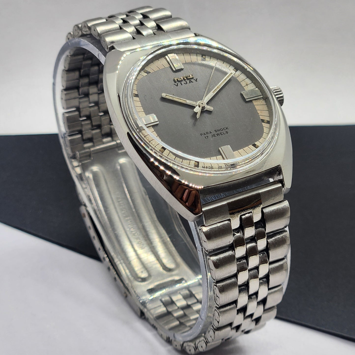 Vintage Original HMT Vijay Hand Winding 17 Jewels Gray Face Silver Bracelet Men's Wrist Watch F27