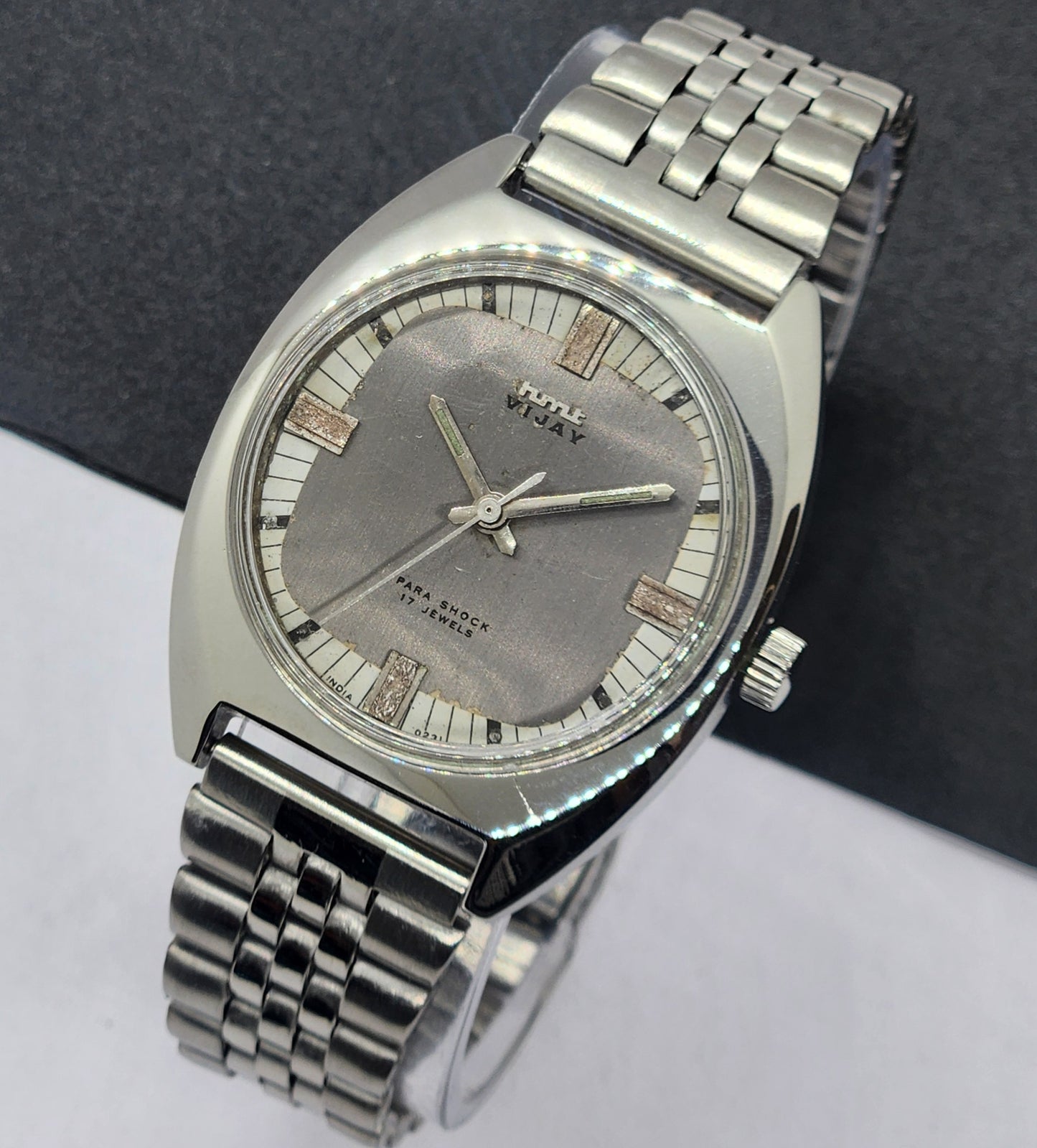 Vintage Original HMT Vijay Hand Winding 17 Jewels Gray Face Silver Bracelet Men's Wrist Watch F28