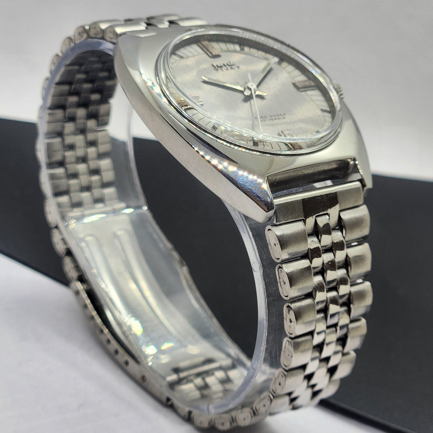 Vintage Original HMT Vijay Hand Winding 17 Jewels Gray Face Silver Bracelet Men's Wrist Watch F28