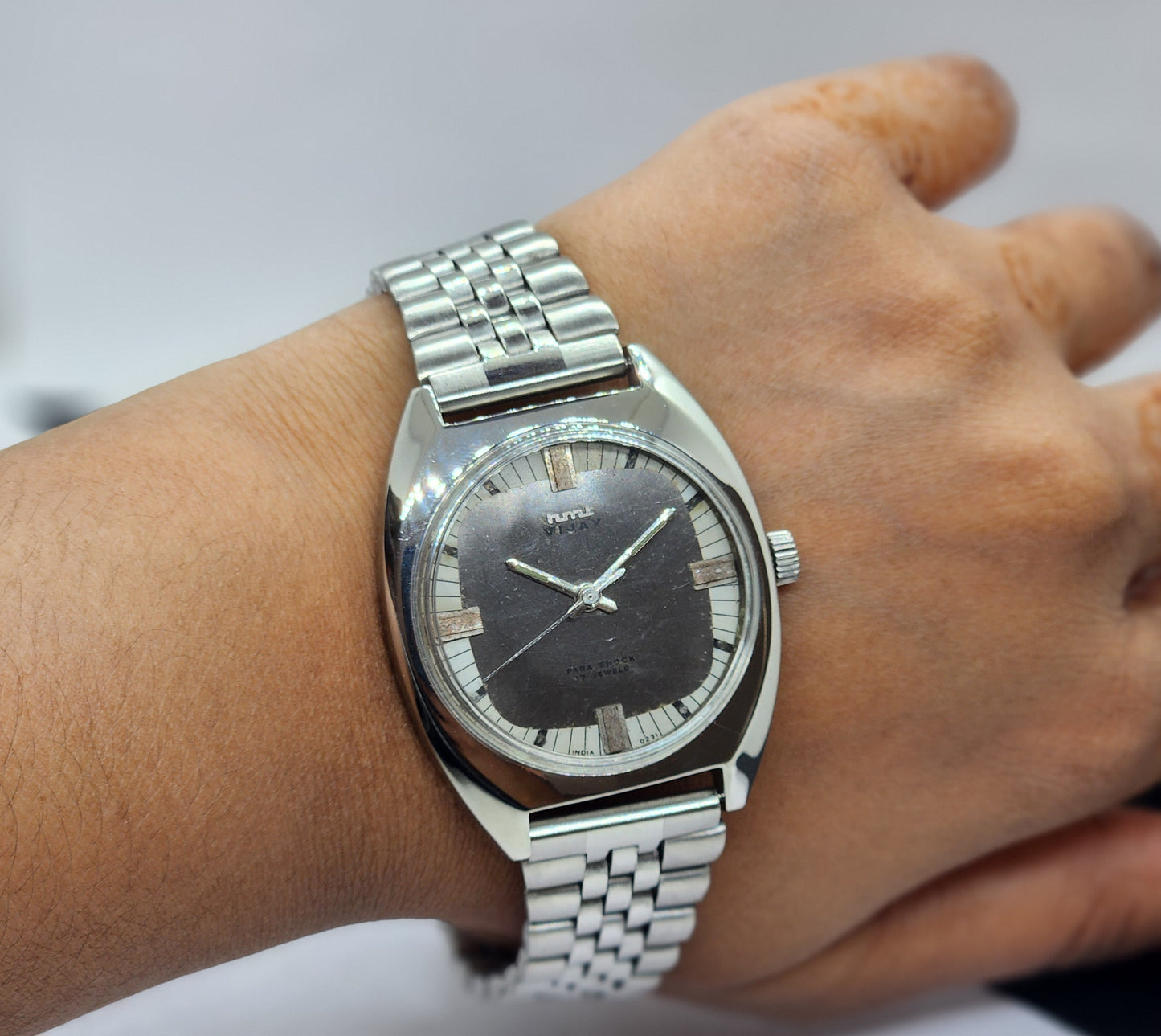 Vintage Original HMT Vijay Hand Winding 17 Jewels Gray Face Silver Bracelet Men's Wrist Watch F28