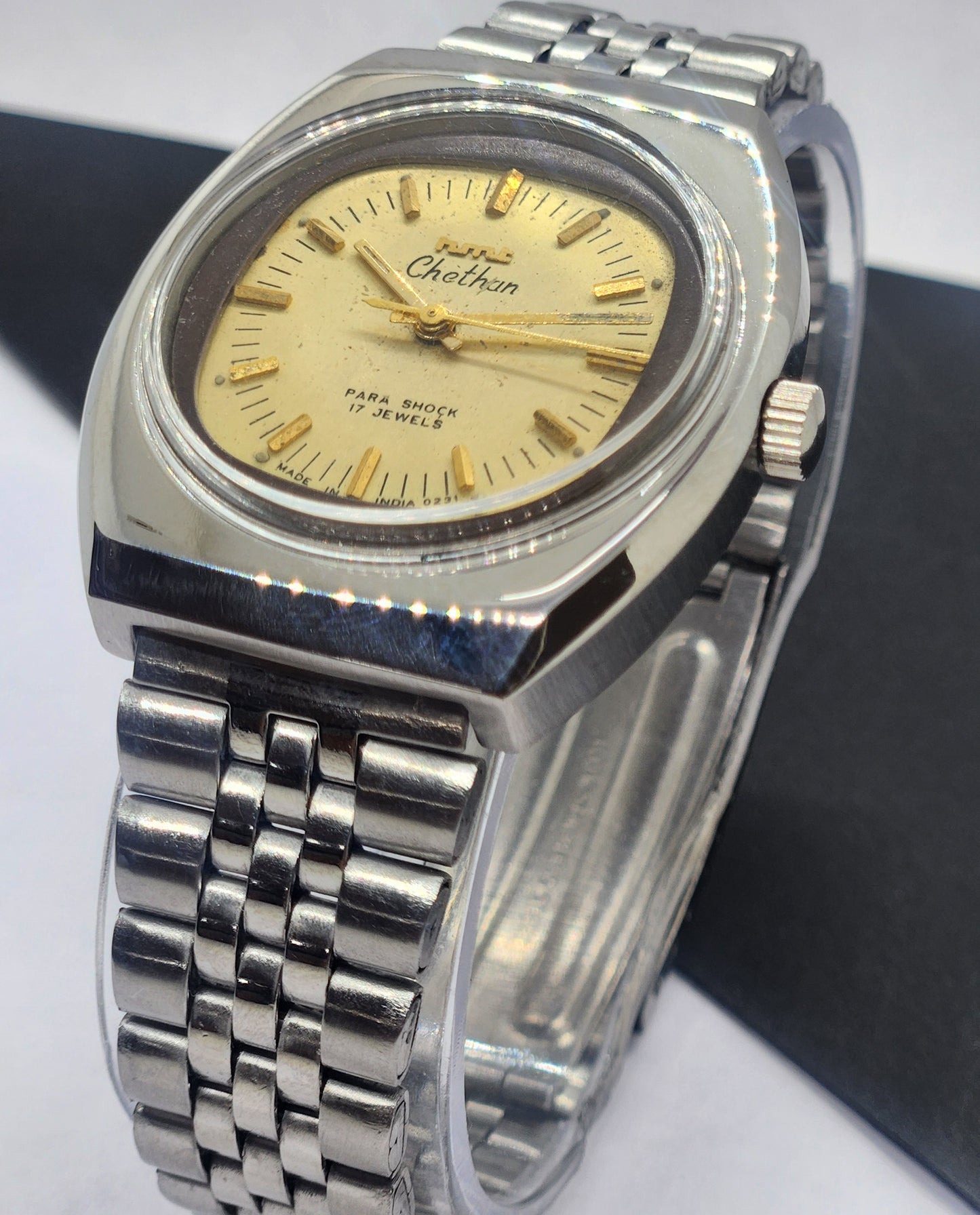 Vintage Original HMT Chethan Hand Winding 17 Jewels Golden Face Silver Bracelet Men's Wrist Watch F36