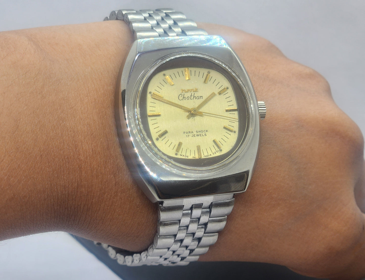 Vintage Original HMT Chethan Hand Winding 17 Jewels Golden Face Silver Bracelet Men's Wrist Watch F38