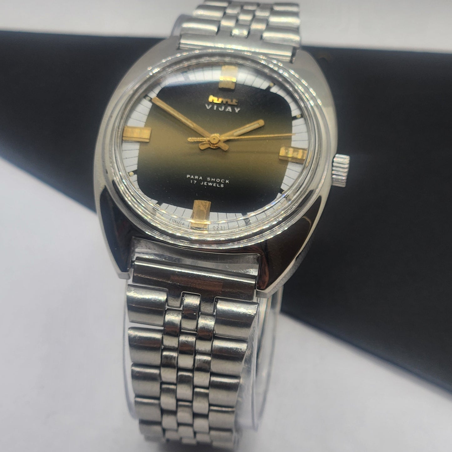 Vintage Original HMT Vijay Hand Winding 17 Jewels Black Face Silver Bracelet Men's Wrist Watch F39