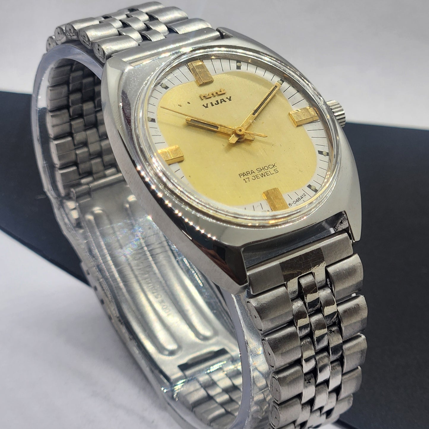 Vintage Original HMT Vijay Hand Winding 17 Jewels Golden Face Silver Bracelet Men's Wrist Watch F43