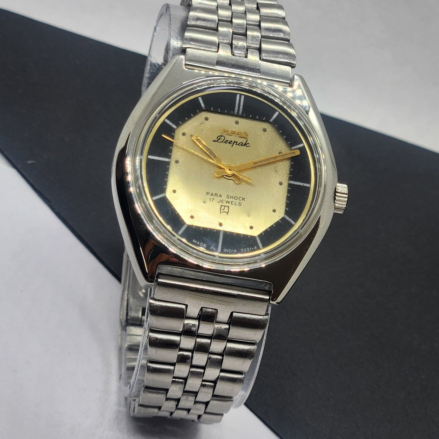 Vintage Original HMT Deepak Hand Winding 17 Jewels Golden Face Silver Bracelet Men's Wrist Watch F50